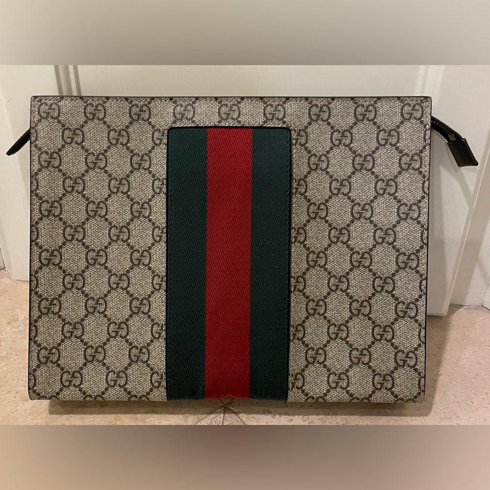 Gucci GG Supreme Web portfolio
Pristine with dust bag